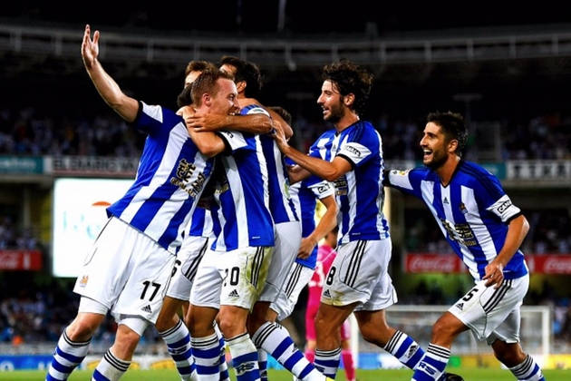 阿拉维斯中场送出绝杀,帮助球队夺得胜利 阿拉维斯中场送出绝杀,帮助球队夺得胜利