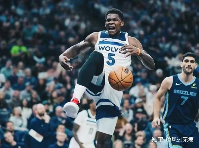 爱游戏娱乐-灰熊逆转战胜快船，莫兰特展现潜力