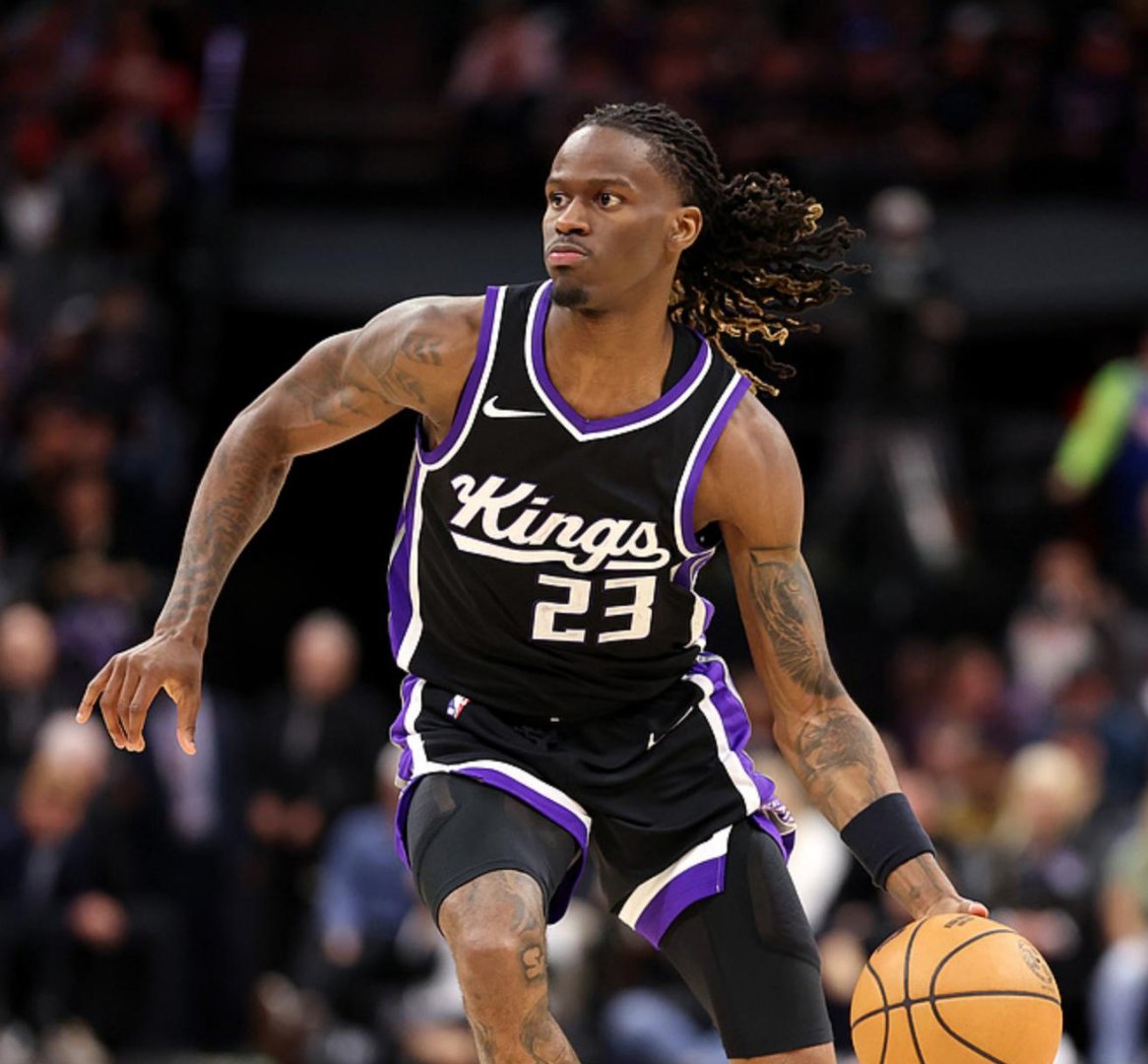 国王碾压鹈鹕，麦科勒姆绝境逆转