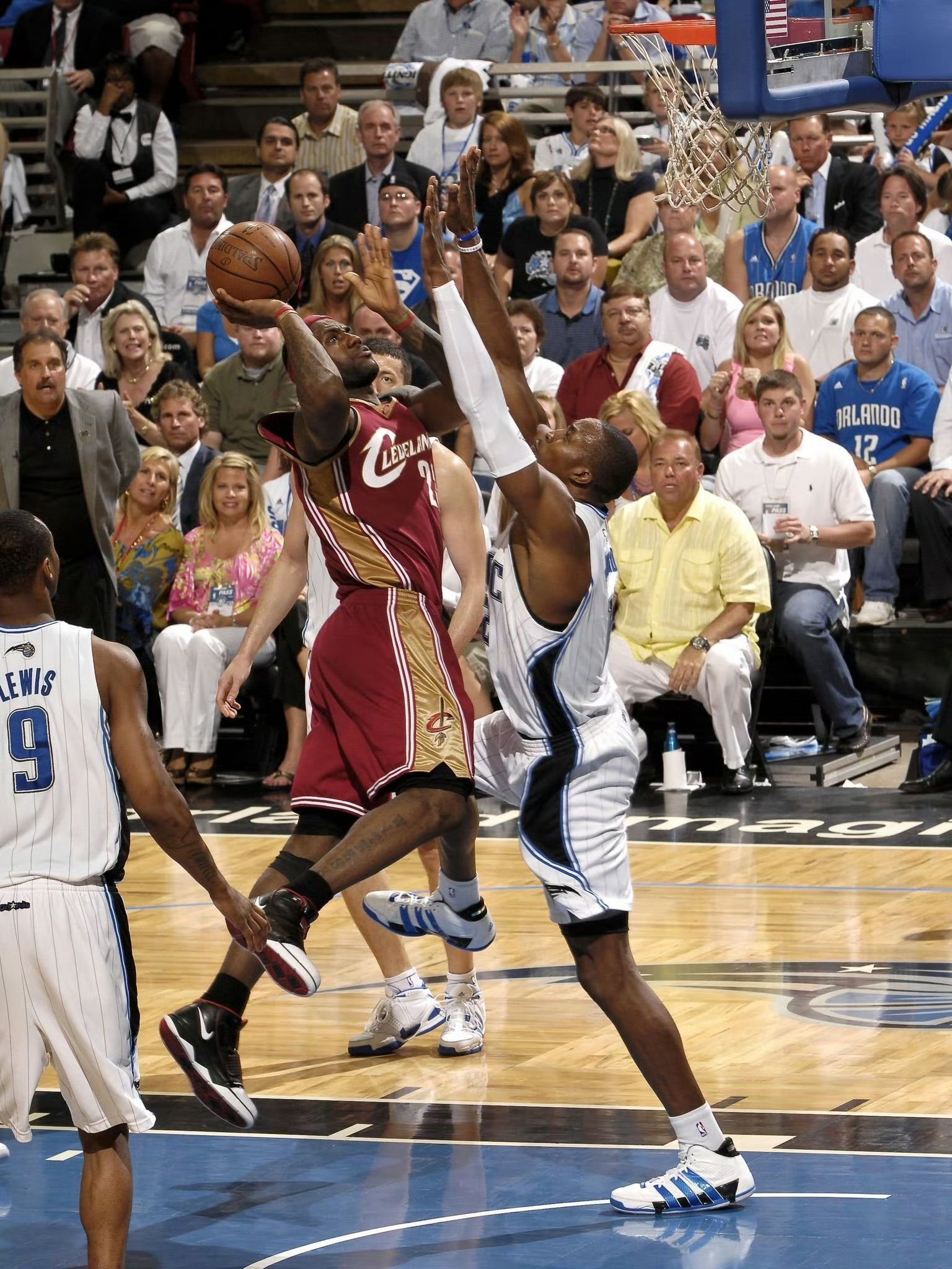 日本男篮横扫热火B队，詹姆斯关键制胜