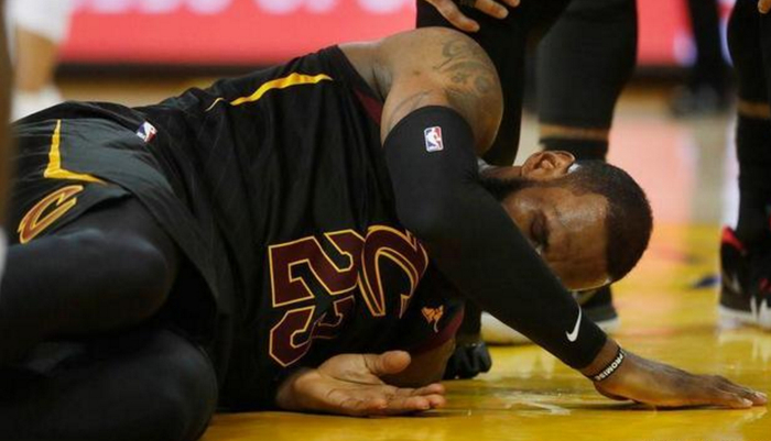 广东队横扫山东队，德罗赞带队取胜