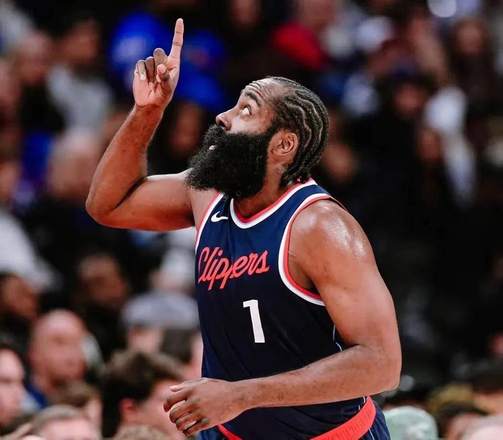 鹈鹕碾压天津队，哈登高光表现