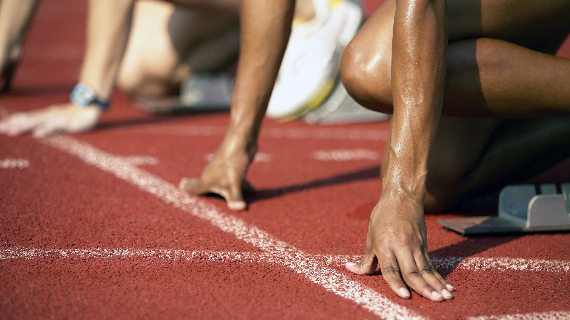 火力压制与关键先生，德国战车如何点燃几内亚，莱万成为战术支点