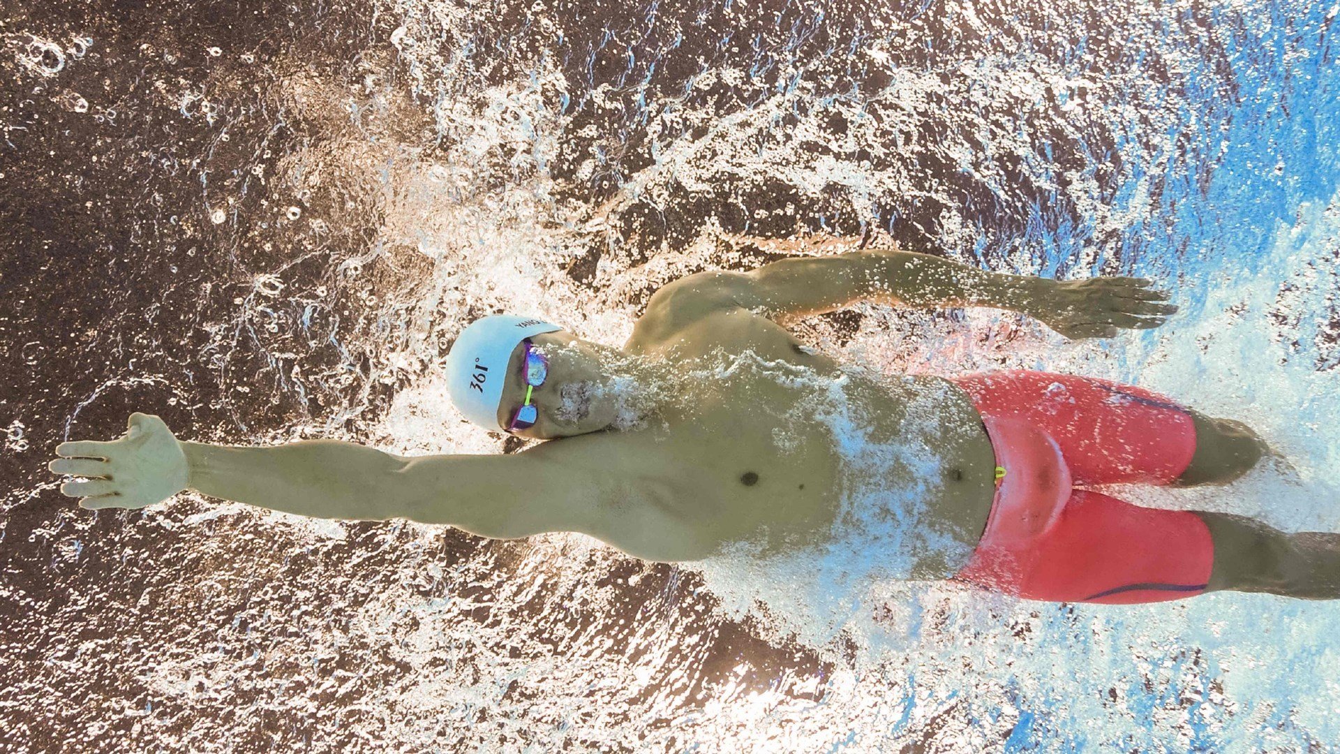 贝林厄姆闪耀，奥地利横扫丹麦背后的战术革命